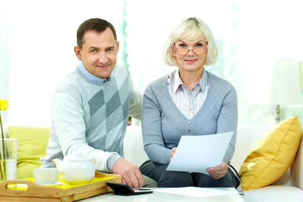 Counting family budget — Stock Photo, Image