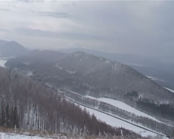 Pohled na hory a lesy Jižní ural. — Stock video