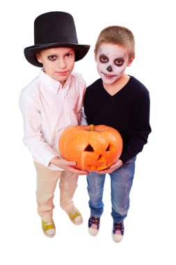 Cadılar Bayramı kardeşler