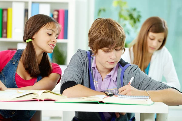 Studenten am College — Stockfoto