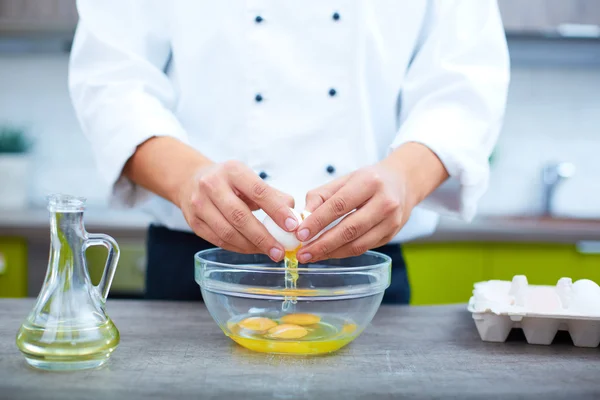 Voorbereiding omelet — Stockfoto