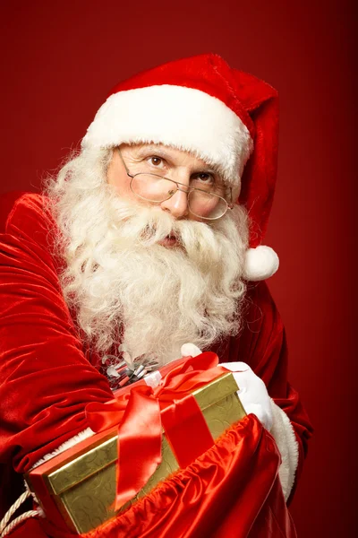 Distributing gifts — Stock Photo, Image