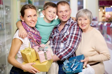 Aile dükkanda