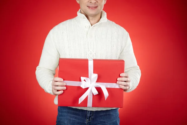 Homem com presentes de Natal — Fotografia de Stock