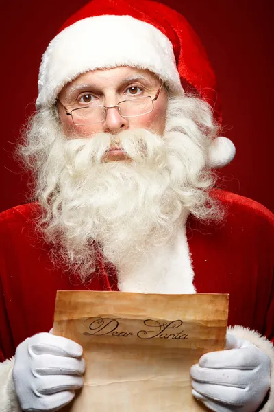 Weihnachtsbrief lesen — Stockfoto