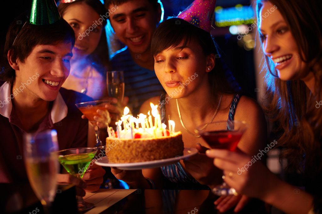 Отметить день рождения в баре