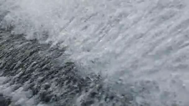 Briser les vagues — Video