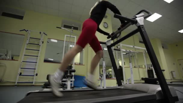 Gimnasio corriendo — Vídeo de stock