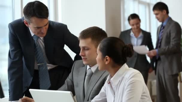 Parler aux employés 
