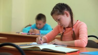 tarafından yazıldı görev