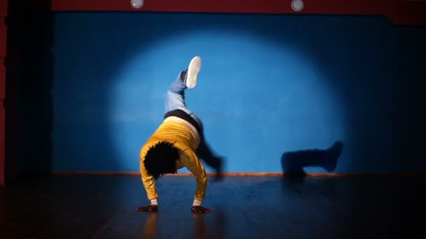 Danseuse hip-hop — Video