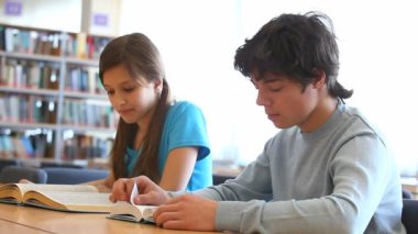 ders kitapları arıyor