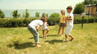 Dışarıda oynarken