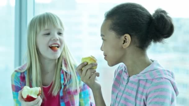 Una manzana al día Vídeo De Stock