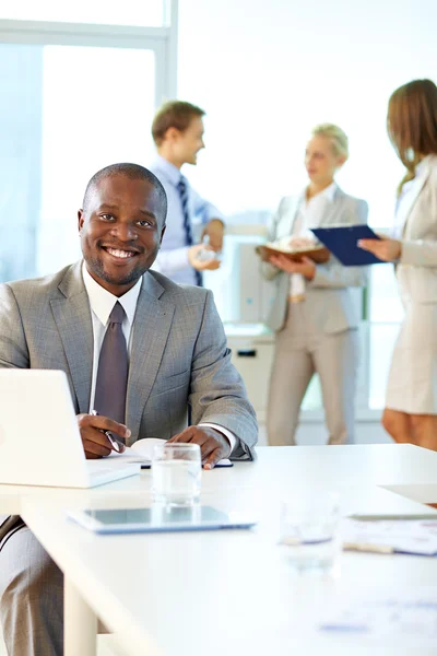 Feliz hombre de negocios — Foto de Stock