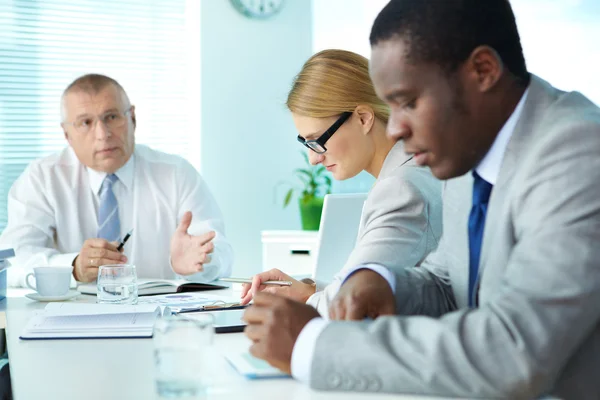 Trabajo en la reunión — Foto de Stock