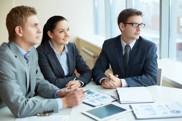 Lavoratori pensosi — Foto Stock