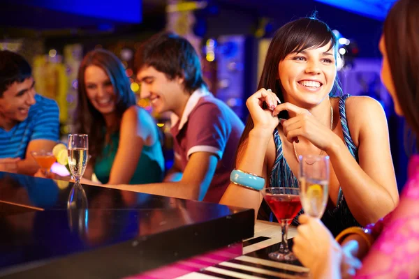 Девушки говорят Стоковая Картинка