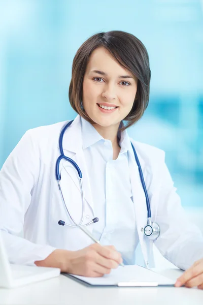 Retrato de um médico — Fotografia de Stock