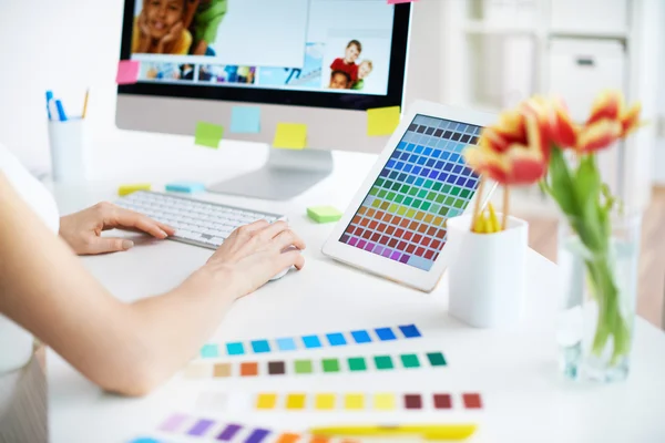 Lavorare con i colori — Foto Stock