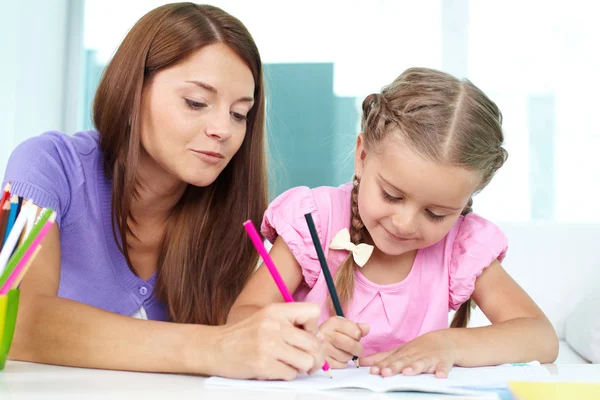 Drawing with mom — Stock Photo, Image