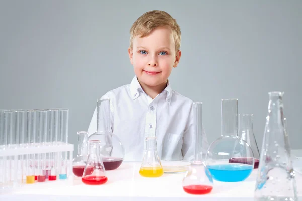 Lab worker — Stock Photo, Image