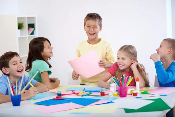 Kinderen lachen — Stockfoto