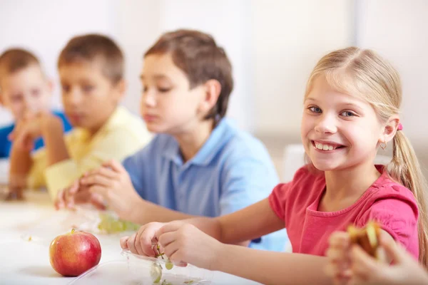 Sonriente niño — Foto de Stock