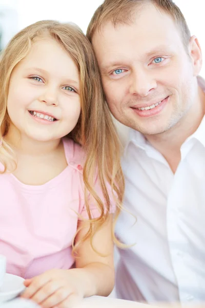 Hombre con hija —  Fotos de Stock