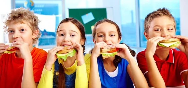 Pranzo a scuola Foto Stock Royalty Free