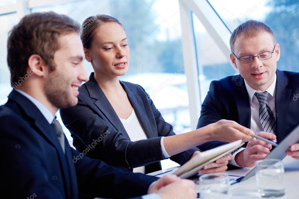 Деловая беседа. Юридические услуги для бизнеса. Формы делового общения. Основы делового общения. Общение в коллективе.