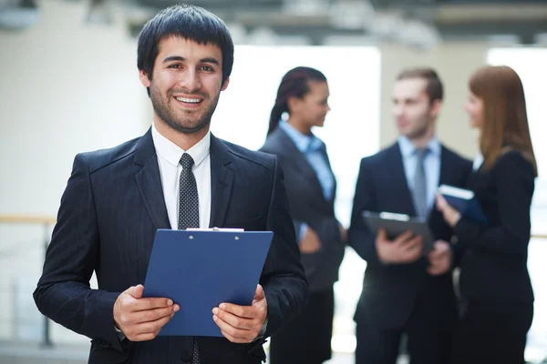 Empresario con documento —  Fotos de Stock