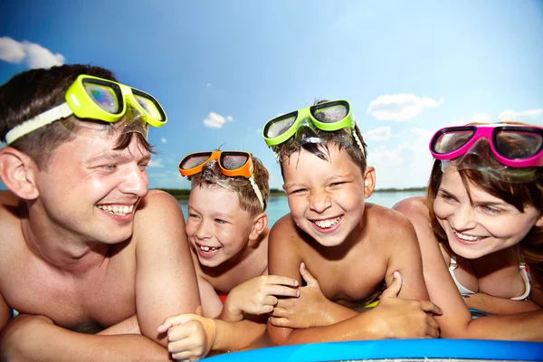 Familia feliz — Foto de Stock