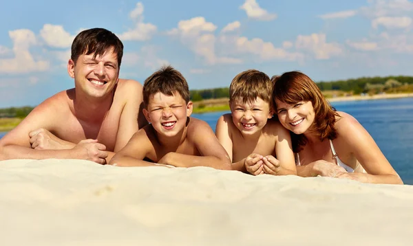 Rusten op strand — Stockfoto