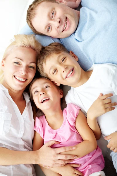 Ouders met kinderen — Stockfoto