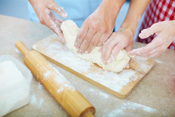 Preparación de pasteles — Foto de Stock