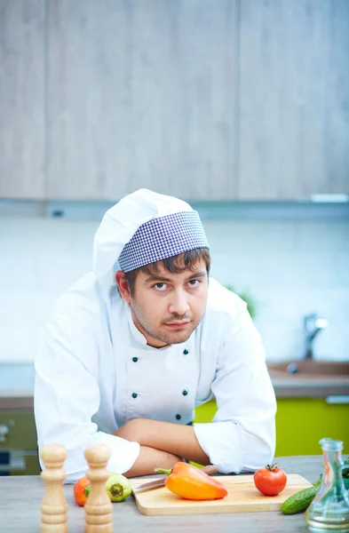 Chef in cucina — Foto Stock