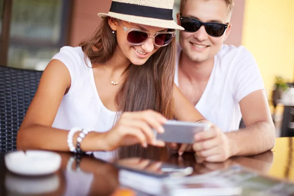 Paar in café — Stockfoto