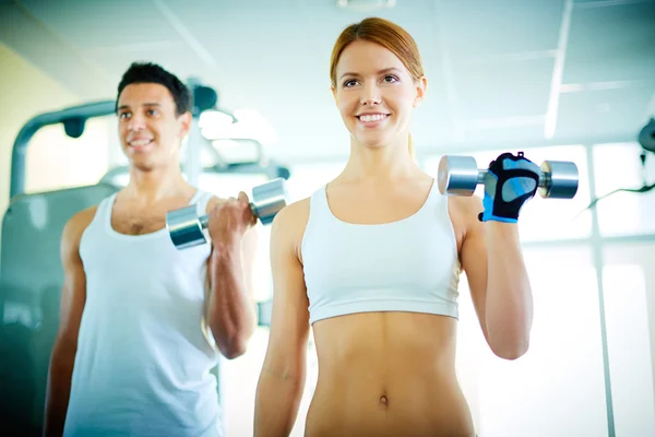 Entrenamiento con pesas — Foto de Stock