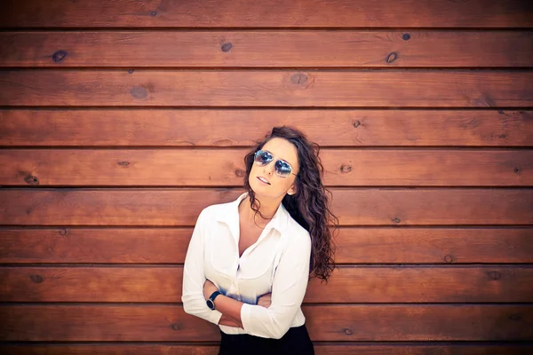 Vrouw met zonnebril — Stockfoto