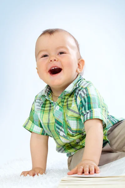 Fröhlicher Junge — Stockfoto