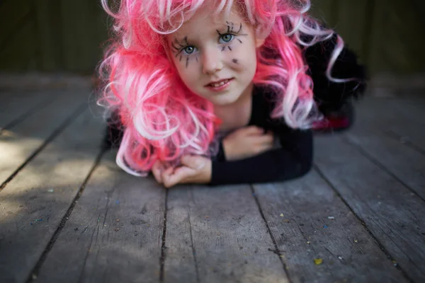 Menina com cabelo rosa — Fotografia de Stock