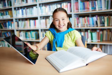 Modern kız öğrenci