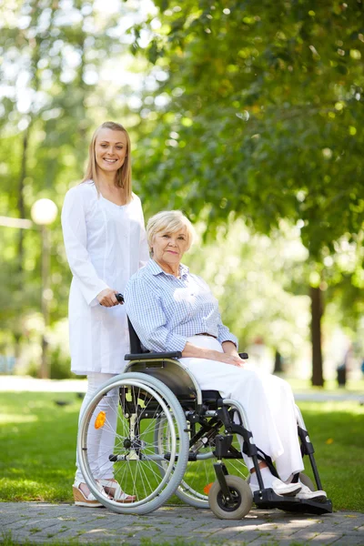 Doctor and patient — Stock Photo, Image