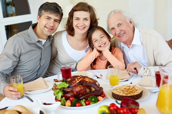 En la mesa de Acción de Gracias — Foto de Stock