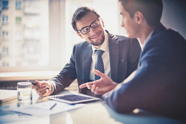 Interacting at meeting — Stock Photo, Image