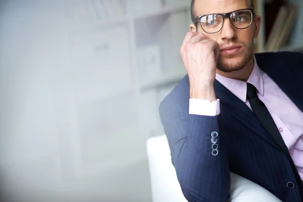 Nachdenklicher Geschäftsmann — Stockfoto