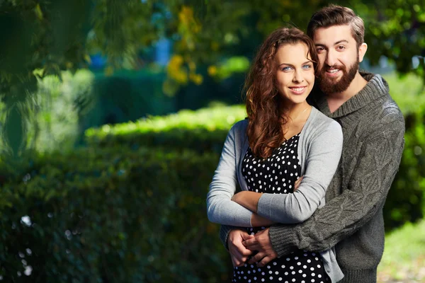 Happy couple outdoors — Stock Photo, Image