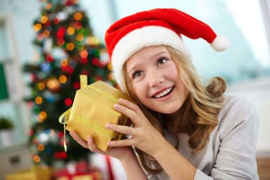 mutlu kız holding giftbox