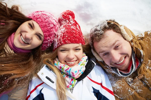 Amigos en invierno — Foto de Stock